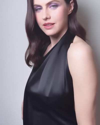 Alexandra Daddario (IG)