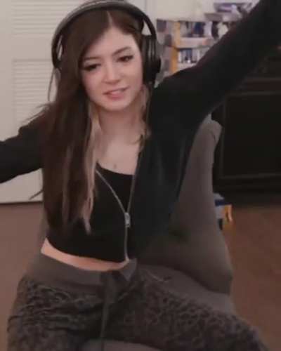 idk what she&rsquo;s doing but I like it