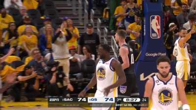 [Highlight] Domantas Sabonis commits an offensive foul on Looney for his 3rd foul of the game and Chase Center cheers!