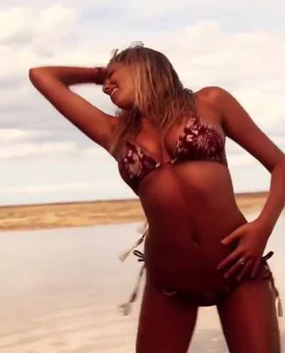SI Bikini Dance