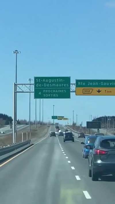 1973 "Piper" type plane has emergency landing on autoroute 40, Quebec. No one was injured.