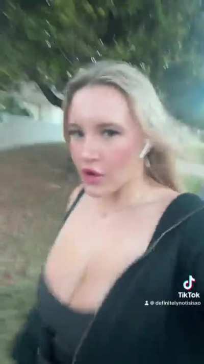 @definitelynotisisxo