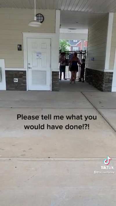 Woman won&rsquo;t let kid into the pool. His mom steps in.