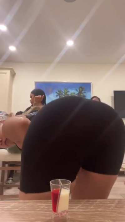 👏