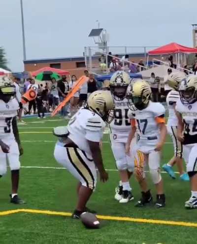 Number 21 on purple made a strategic decision there lol