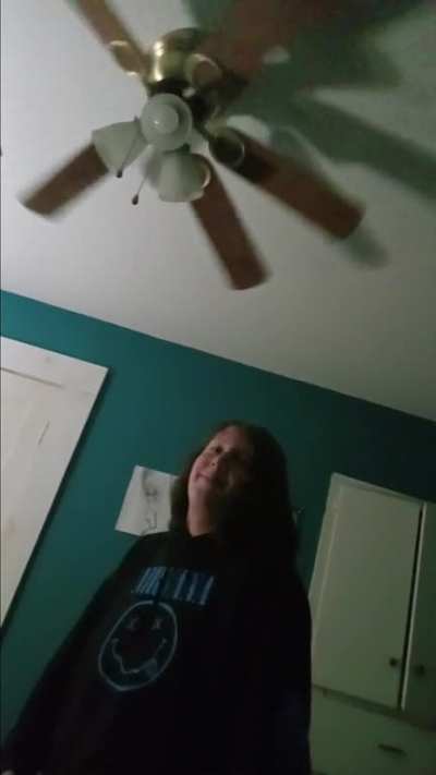 Funni fan