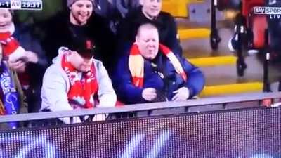 ... don&rsquo;t fink I&rsquo;ll help this lad... *click*
