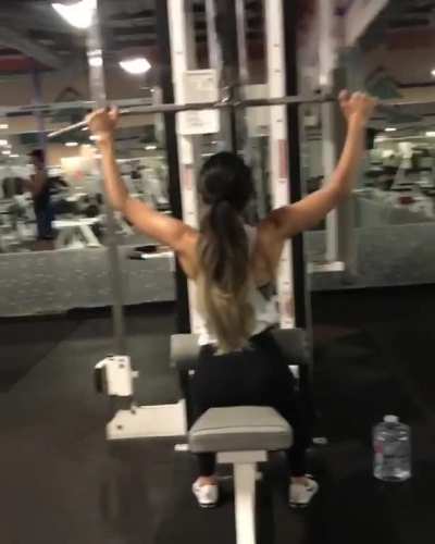 Rae&rsquo;s hair is so sexy in this😍