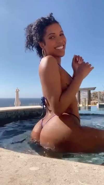 👀
