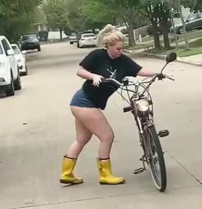 Drive-by ass shake