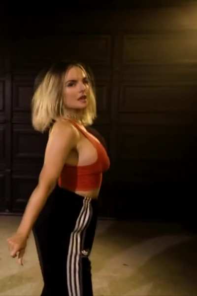 JoJo's bouncing tits in her new fitness video