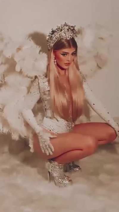 Angel bouncing