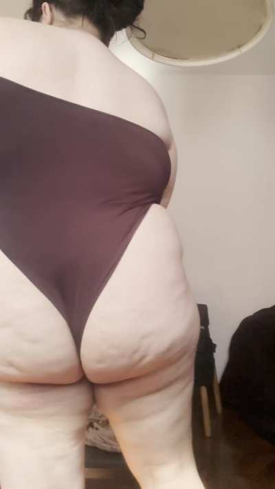First 53 who comment "YES" get my private nudes, I swear I send
