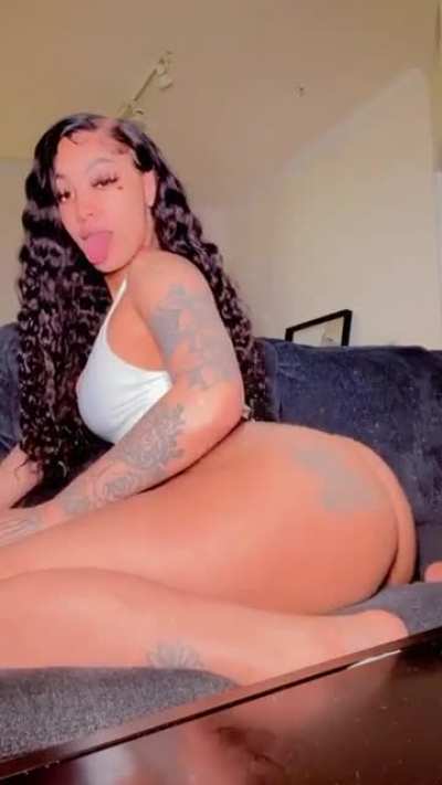 🍆😍🧱