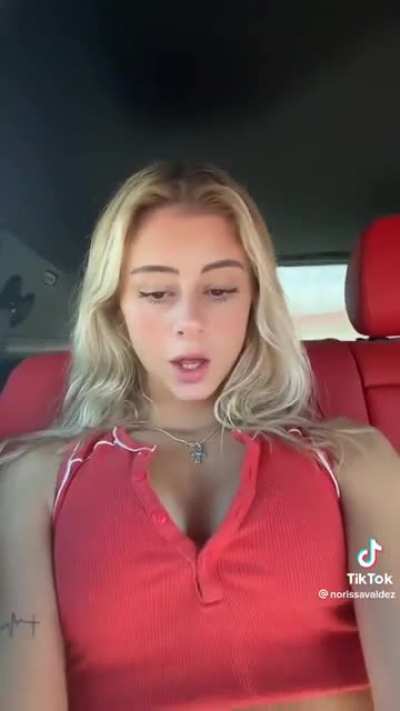 I&rsquo;d bust all over her pretty little face 😩
