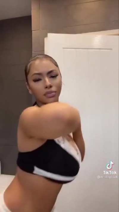 Destinylevi8 🫣
