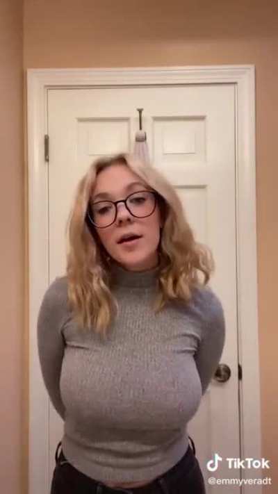 Someone tribute her! Picvoyeur40 kik
