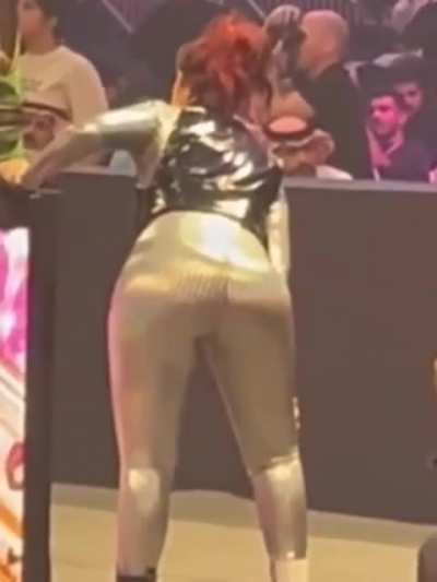 The things i&rsquo;d do to that big fat latina 🍑