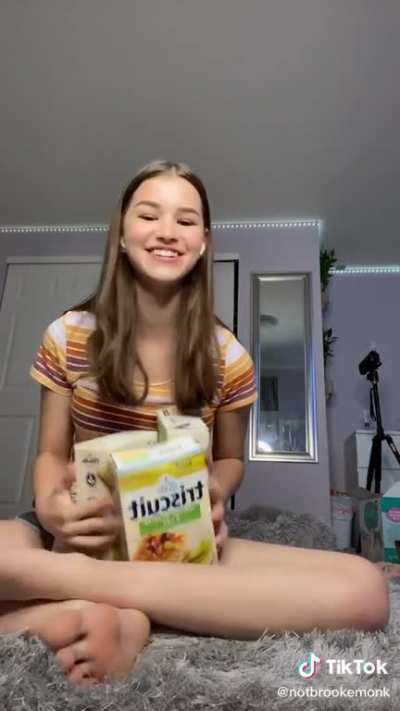 TikTokFeet - Video #2997