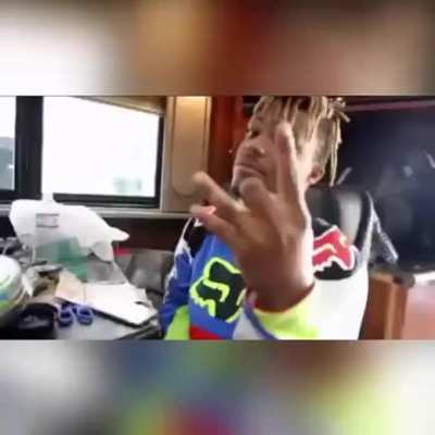 &ldquo;They tell me if I take too many of these Percs, then I&rsquo;m gon' die&rdquo; 😖