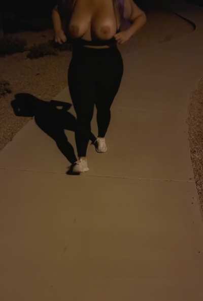 Any one want to jog I&rsquo;ll reward you with a titty fuck