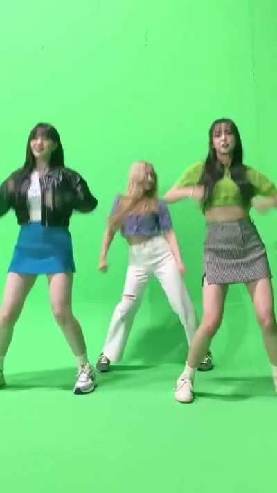 [230315] Yeseo, Yujin &amp;amp; Chaehyun TikTok update: I do! Do you? Challenge🤍 #IdoDoyouchallenge [FLY-BY]