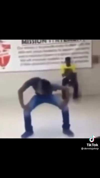 🕺