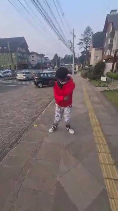 WHAT ARE THESE MOVES, RICHARD? O-