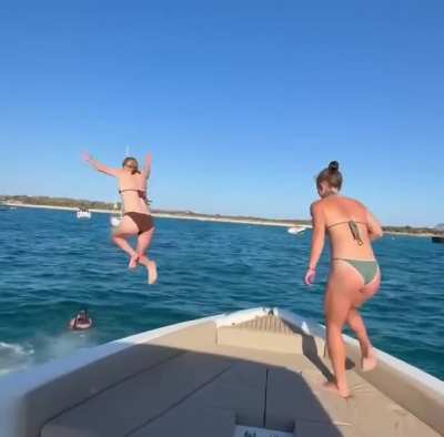 Maya Le Tissier, Wieke Kaptein &amp;amp; Aggie Beever-Jones