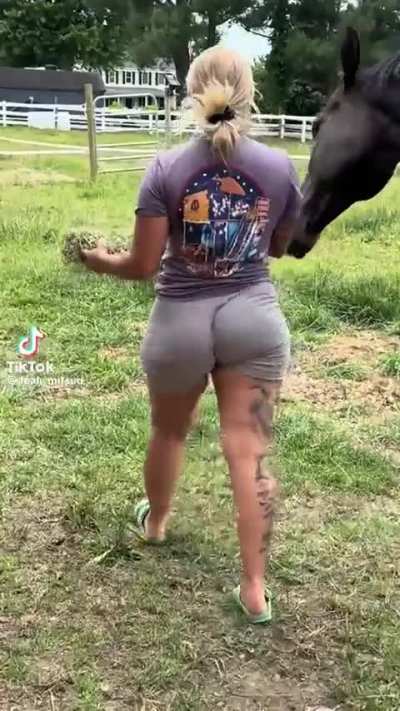 🧟&zwj;♂️🍑