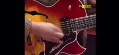 Pat Martino ripping 3 notes for nearly a minute straight over “Sunny”