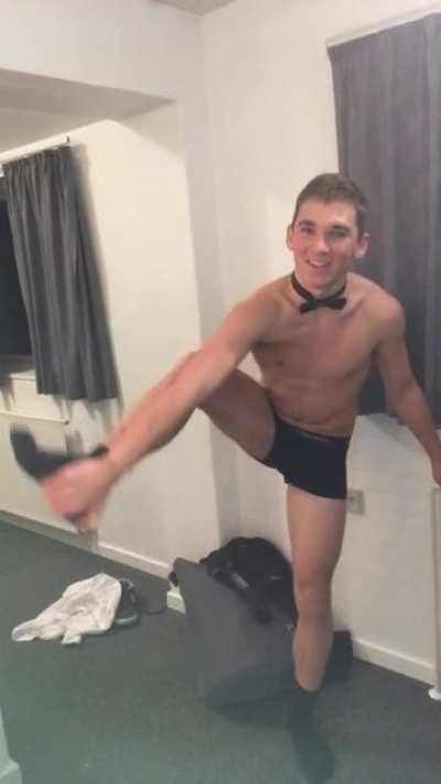 Not a great scream, but still a funny vid