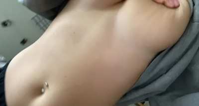 Drop em out let me see them tig ol bitties