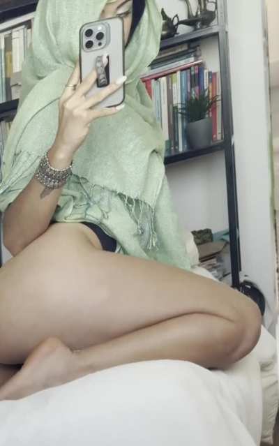 can this palestinian girl massage your dick?