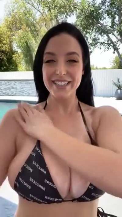 Sunscreen Is Important 🍼!