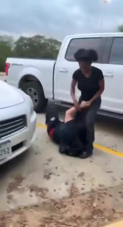 Fight at my school! I don&rsquo;t really know what it&rsquo;s was about but the video explains some of it. r/schoolfight