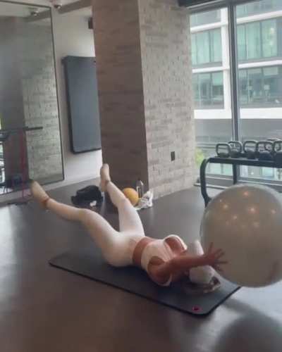 workout in white 2