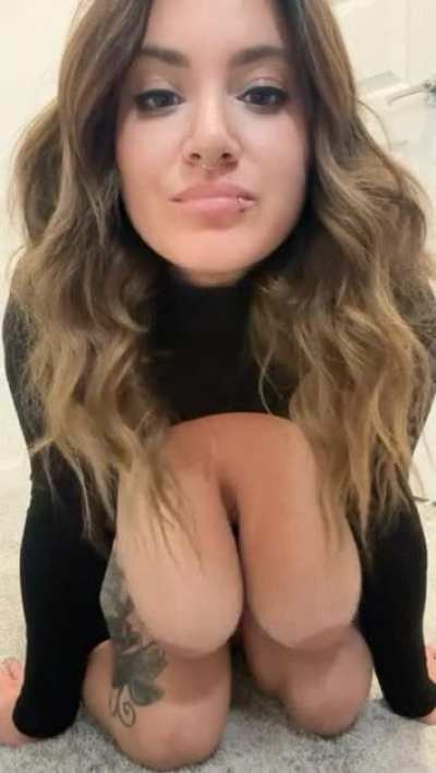 Solo saggy tit milf&hellip;me :)