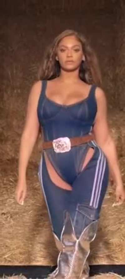 I know I couldn&rsquo;t be no damn video editor or director for this cause I would be hard as hell