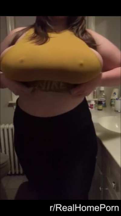 Titty DROP