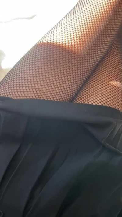 Would u love to cum on my stockings? 😏😋