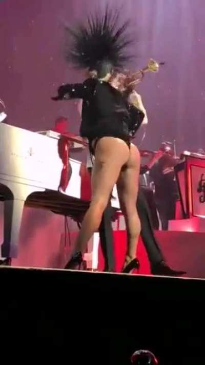 J'ass show