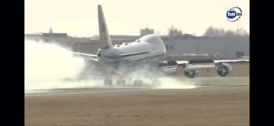 AirForce One landing at Rzesz&oacute;w-Jesionka (EPRZ) for the President Biden&rsquo;s visit at the Ukrainian boarder (apologies for the news commentary, had no other source).