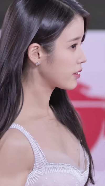 IU