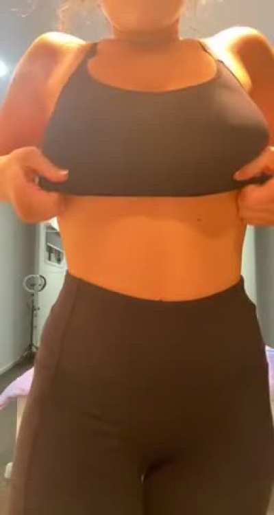 How do you like my after gym titty drop? [OC]