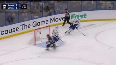 Nylander stops playing mid shift