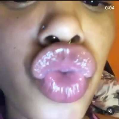 💋