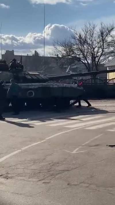 Unarmed ukrainian civilians trying to stop russian tanks