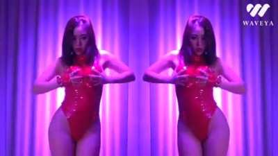 Did Ari gain weight and her butt got bigger/phatter? Bc holy crap i didnt realize that her ass was this phat i might buy her only fans thing 😍