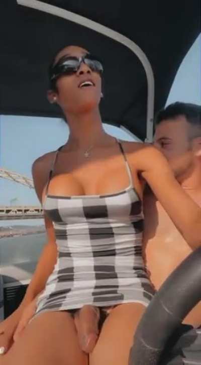 Tranny outside on a boat 🍑💦🍆 telegram link below 👇 